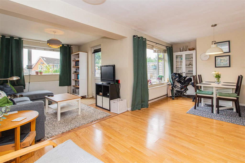 Images for Grosvenor Road, Barton Seagrave, Kettering EAID:oscarjamesapi BID:2