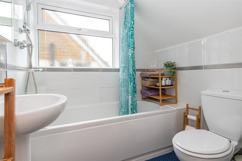 Images for Grosvenor Road, Barton Seagrave, Kettering EAID:oscarjamesapi BID:2