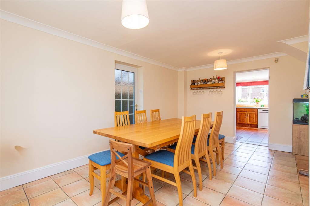 Images for Davis Close, Rothwell, Kettering EAID:oscarjamesapi BID:2