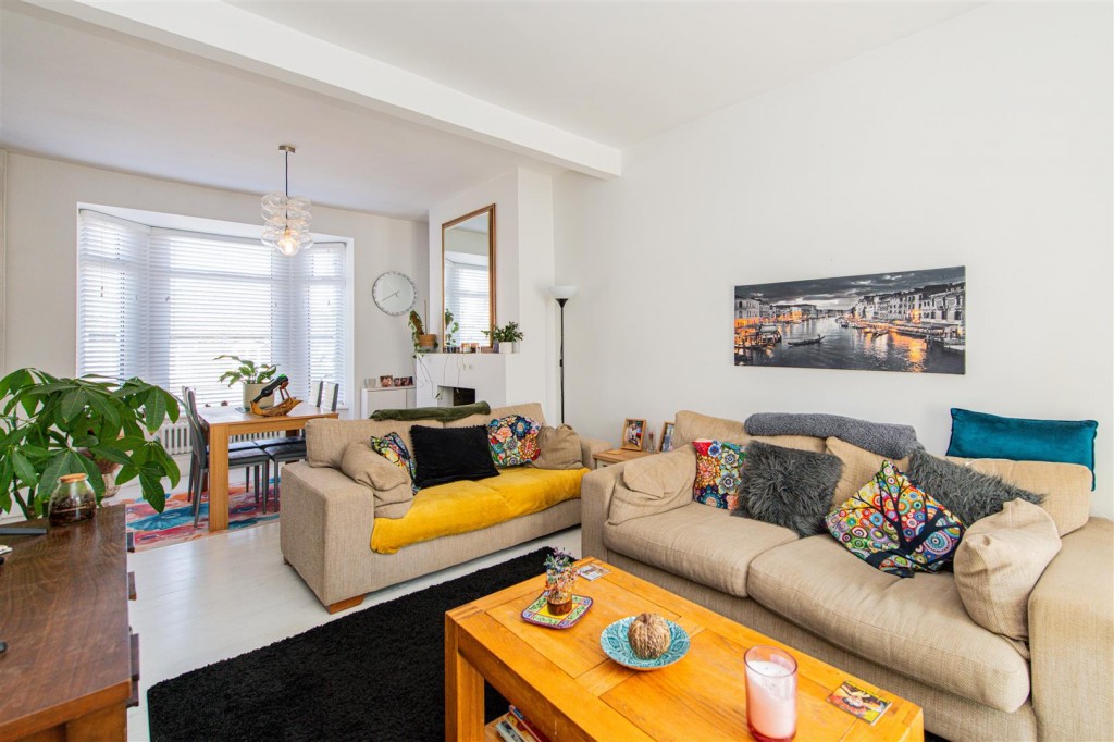 Images for Irchester Road, Rushden EAID:oscarjamesapi BID:8