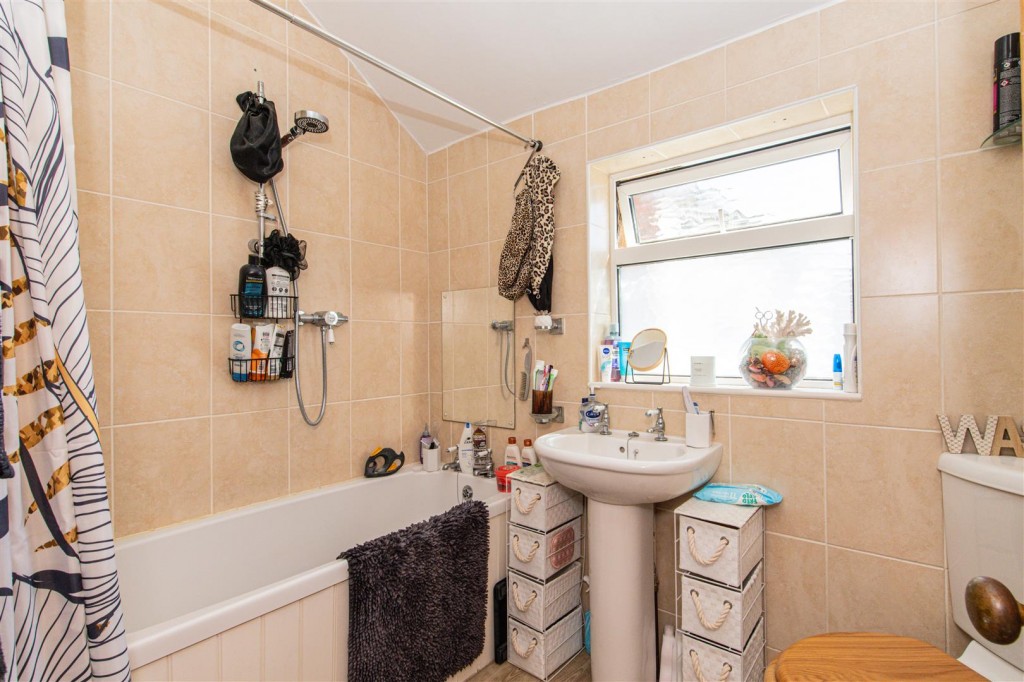 Images for Irchester Road, Rushden EAID:oscarjamesapi BID:8