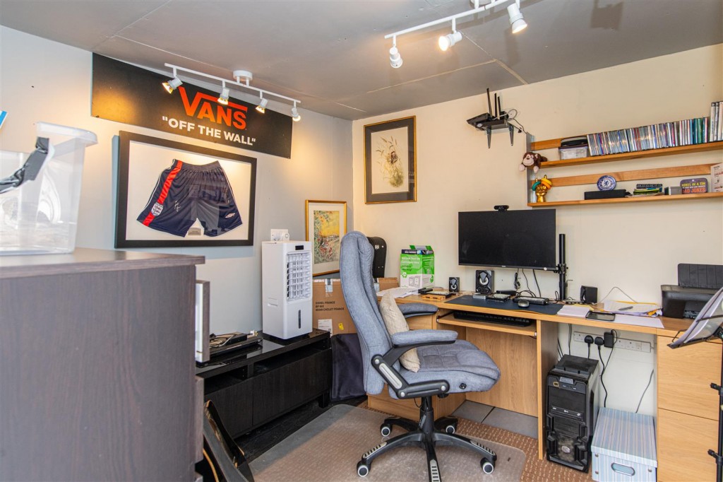 Images for Crocket Close, Northampton EAID:oscarjamesapi BID:1