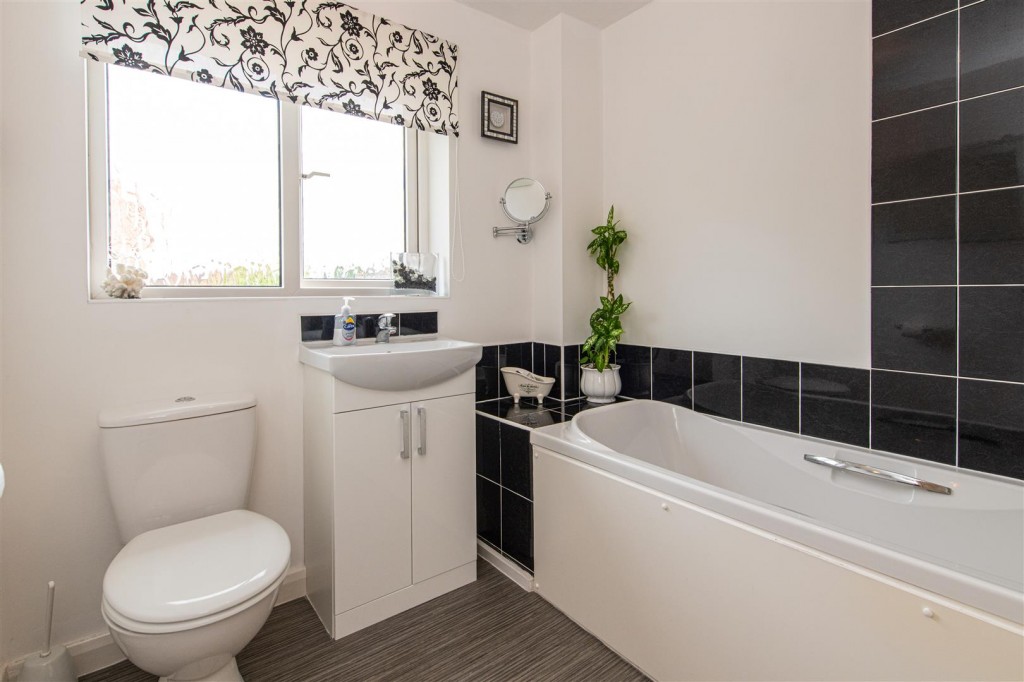 Images for Mead Road, Kettering EAID:oscarjamesapi BID:2