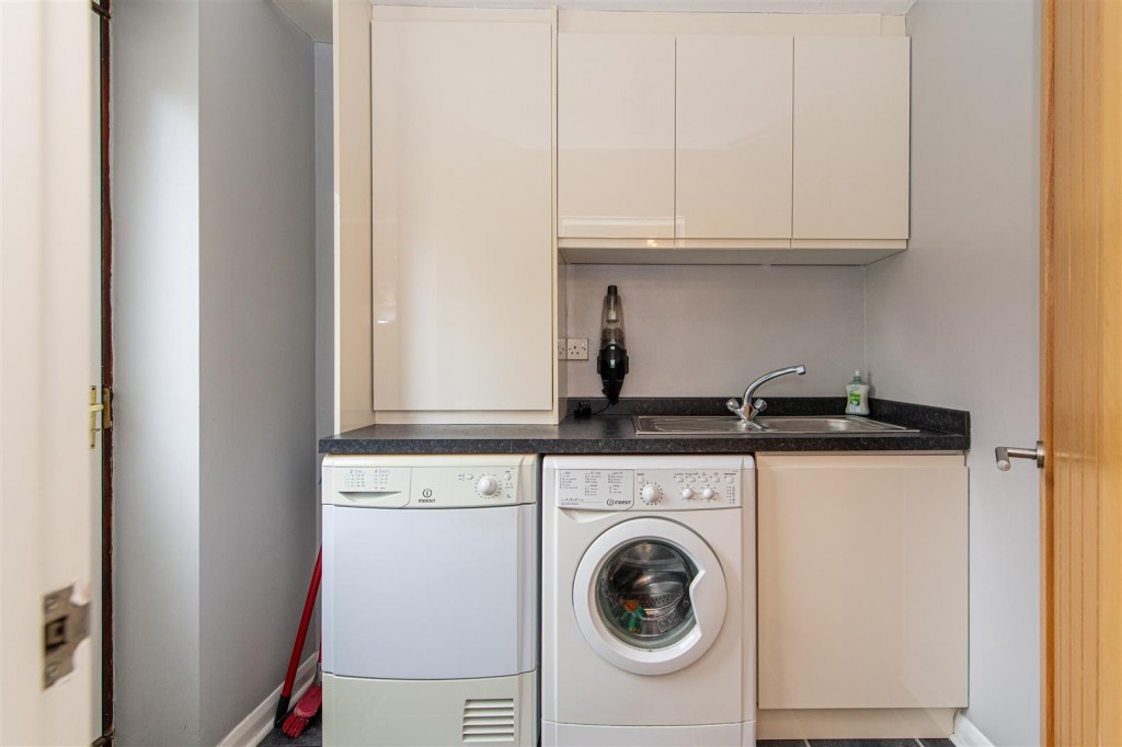 Images for Mead Road, Kettering EAID:oscarjamesapi BID:2