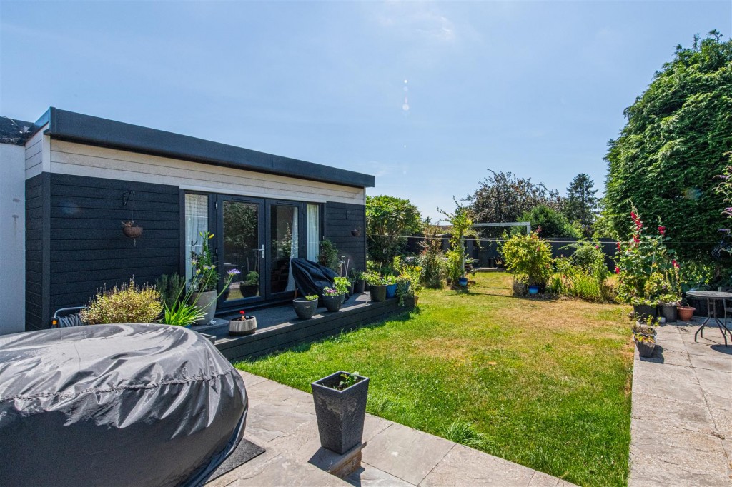 Images for Bridle Road, Burton Latimer EAID:oscarjamesapi BID:3