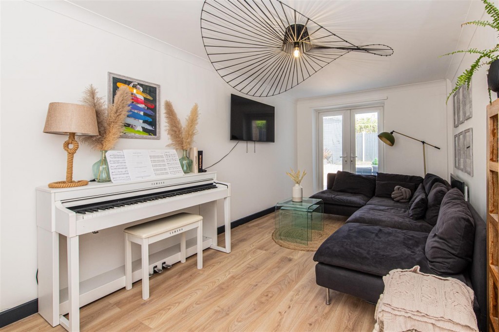 Images for Kingsthorpe Avenue, Corby EAID:oscarjamesapi BID:4