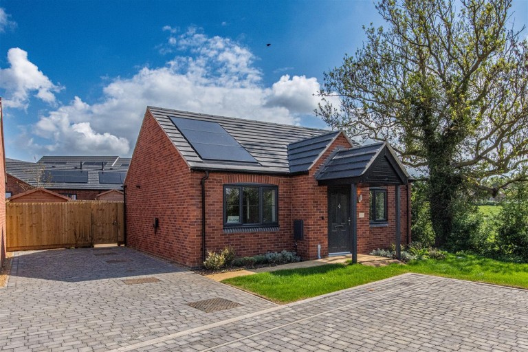 Ahern Close, Bozeat, Wellingborough - EAID:oscarjamesapi, BID:6