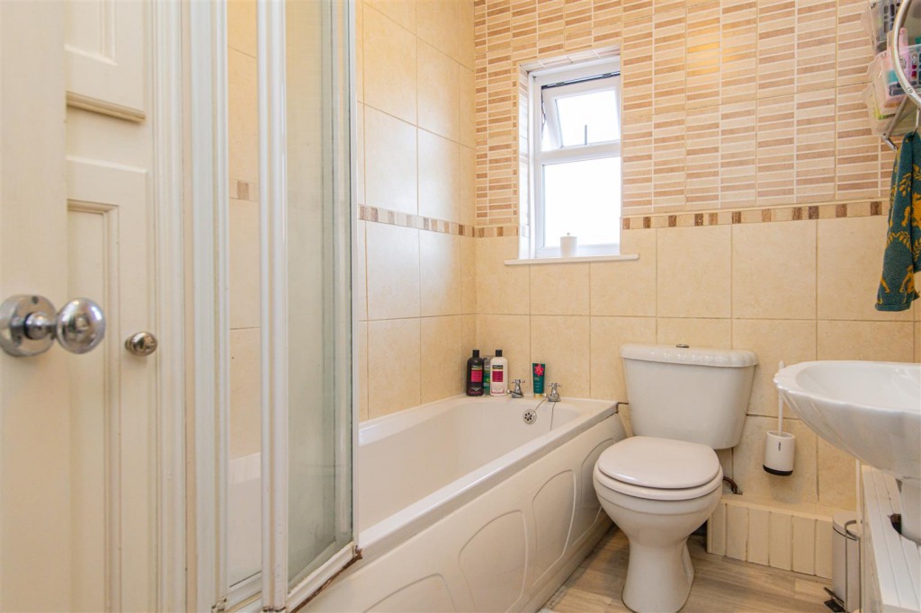 Images for Summerfield Road, Kettering EAID:oscarjamesapi BID:2