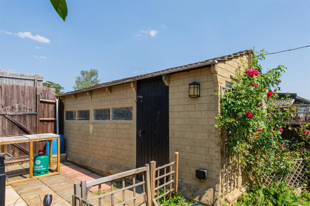 Images for Summerfield Road, Kettering EAID:oscarjamesapi BID:2