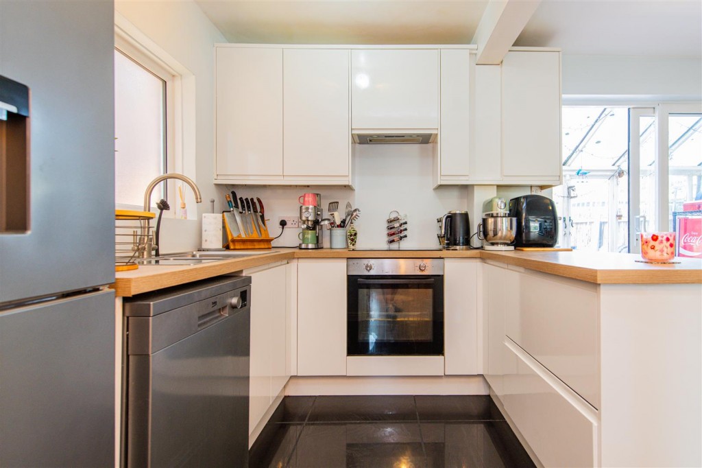 Images for Summerfield Road, Kettering EAID:oscarjamesapi BID:2