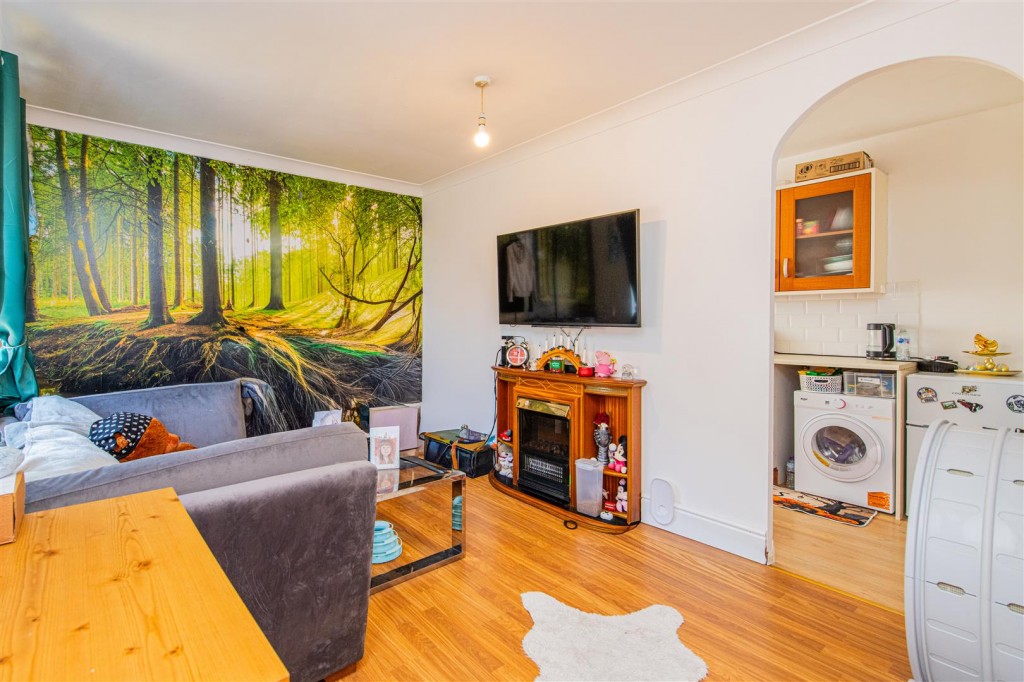 Images for Gainsborough Court, Corby EAID:oscarjamesapi BID:4