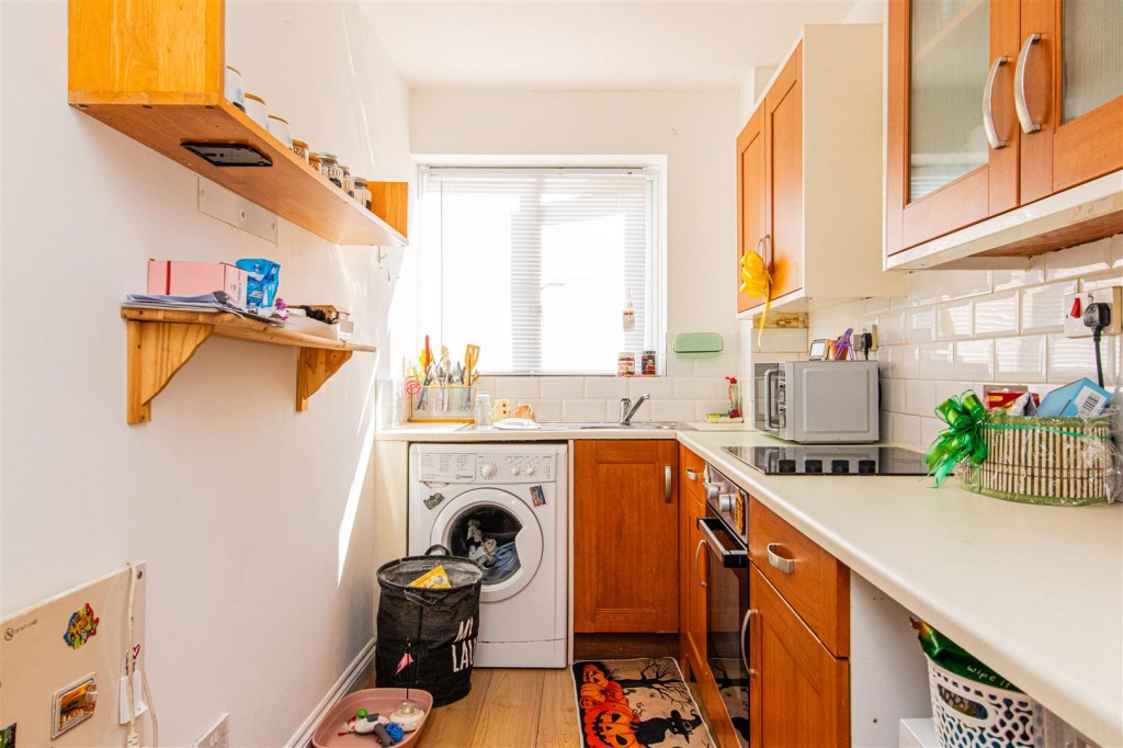 Images for Gainsborough Court, Corby EAID:oscarjamesapi BID:4
