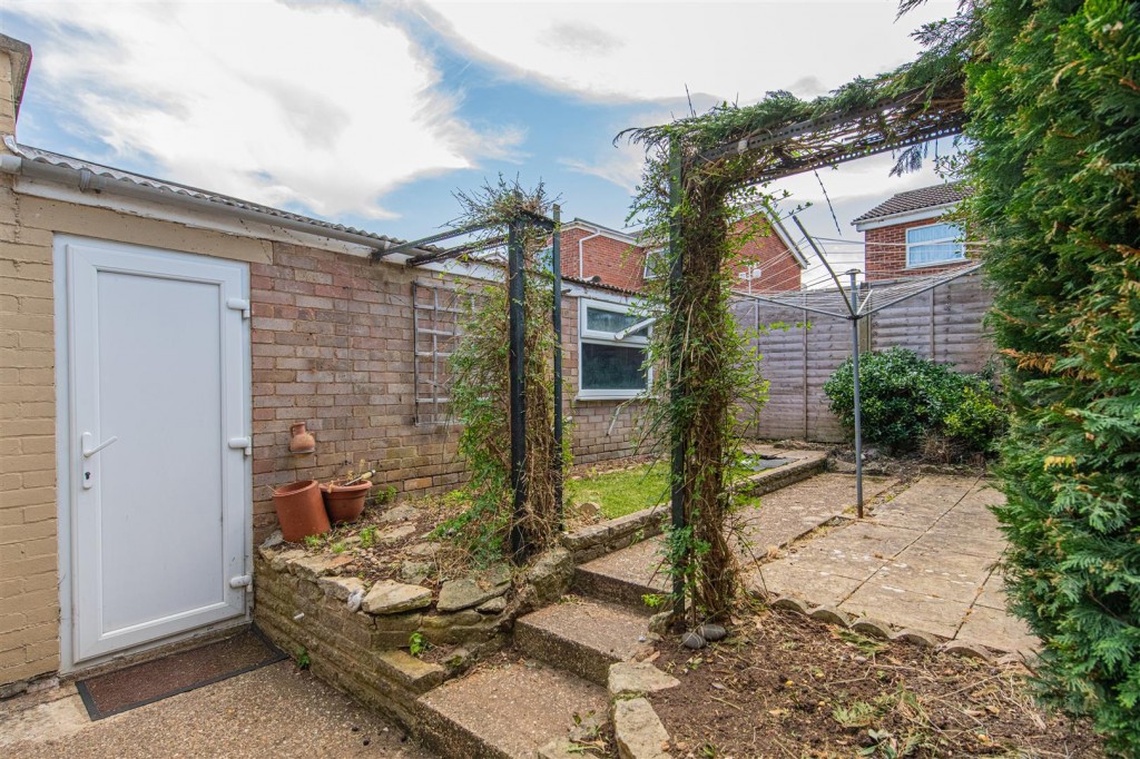 Images for Meadow Walk, Higham Ferrers, Rushden EAID:oscarjamesapi BID:2