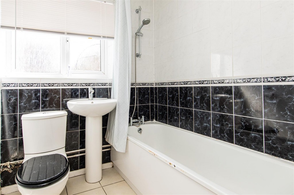 Images for Meadow Walk, Higham Ferrers EAID:oscarjamesapi BID:8