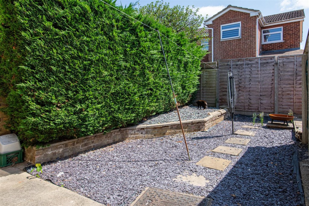 Images for Meadow Walk, Higham Ferrers EAID:oscarjamesapi BID:8