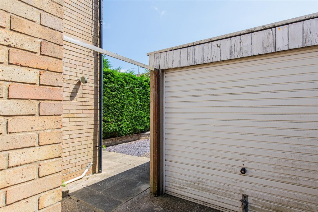 Images for Meadow Walk, Higham Ferrers EAID:oscarjamesapi BID:8