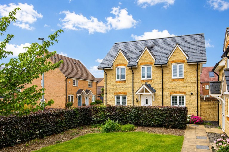 Barnwell Gardens, Priors Hall, Corby - EAID:oscarjamesapi, BID:4