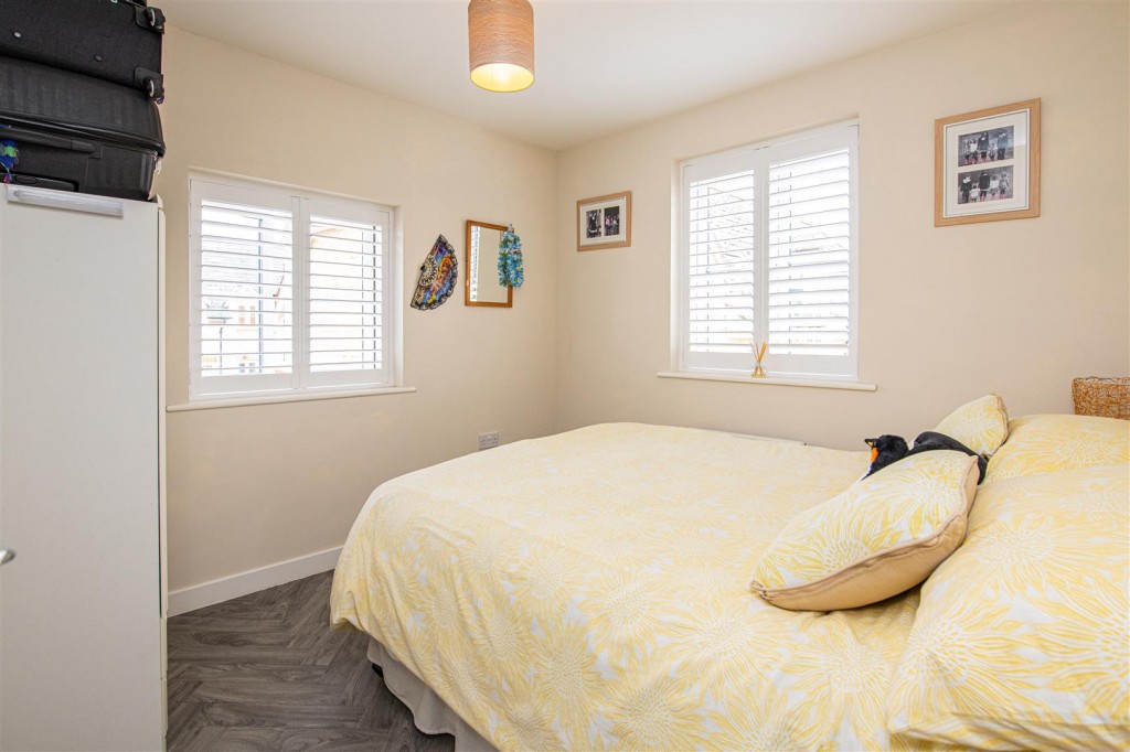 Images for Barnwell Gardens, Priors Hall, Corby EAID:oscarjamesapi BID:4