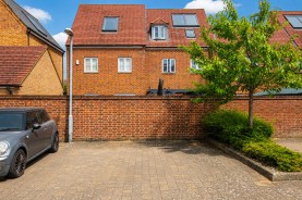 Images for Barnwell Gardens, Priors Hall, Corby
