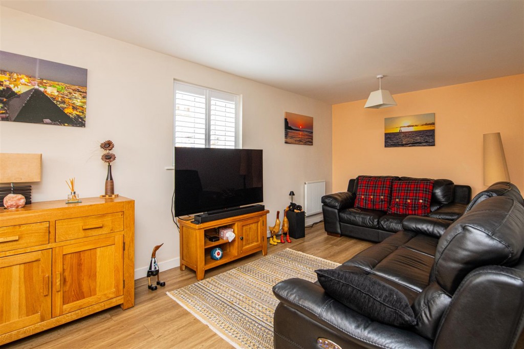 Images for Barnwell Gardens, Priors Hall, Corby EAID:oscarjamesapi BID:4