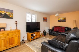 Images for Barnwell Gardens, Priors Hall, Corby