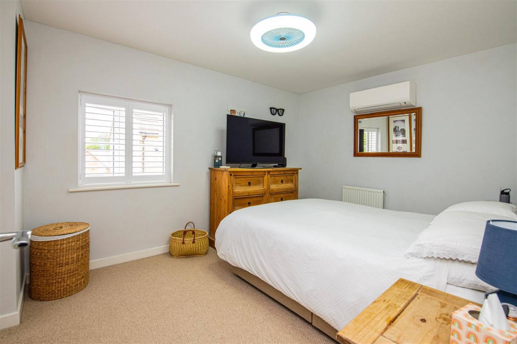 Images for Barnwell Gardens, Priors Hall, Corby EAID:oscarjamesapi BID:4