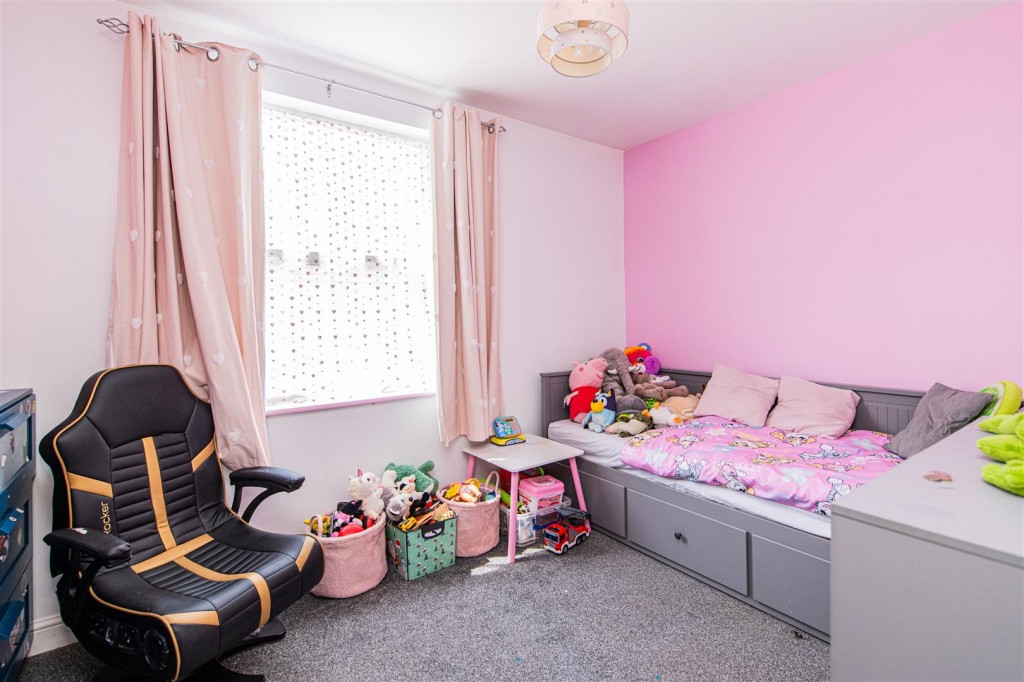 Images for Victoria Street, Burton Latimer EAID:oscarjamesapi BID:3