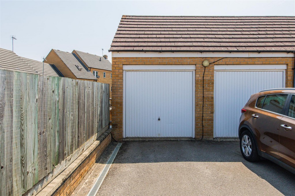 Images for School Lane, Higham Ferrers EAID:oscarjamesapi BID:8