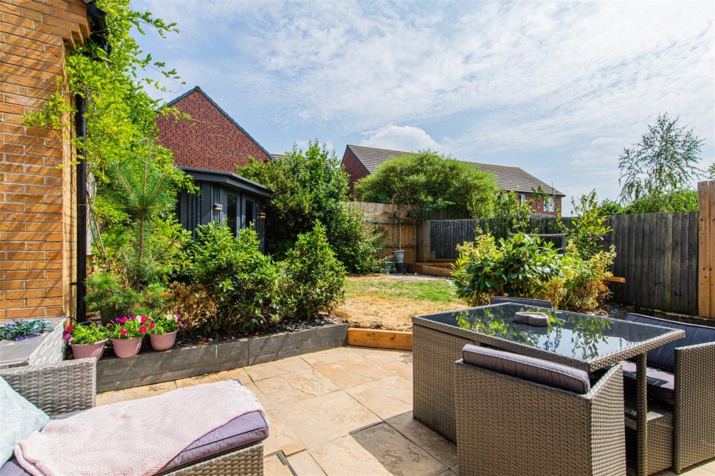 Images for Pippin Lane, Higham Ferrers EAID:oscarjamesapi BID:8