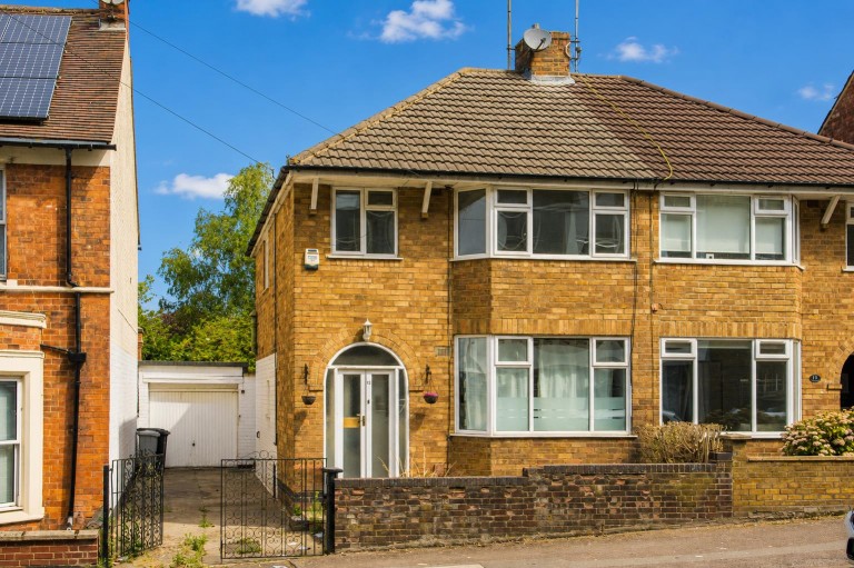 Trafalgar Road, Kettering - EAID:oscarjamesapi, BID:2