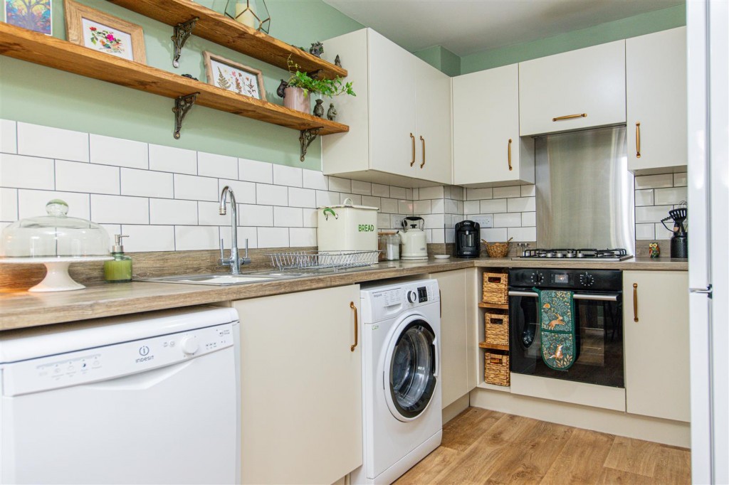 Images for Addington Road, Irthlingborough EAID:oscarjamesapi BID:8