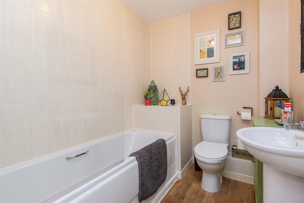 Images for Addington Road, Irthlingborough EAID:oscarjamesapi BID:8
