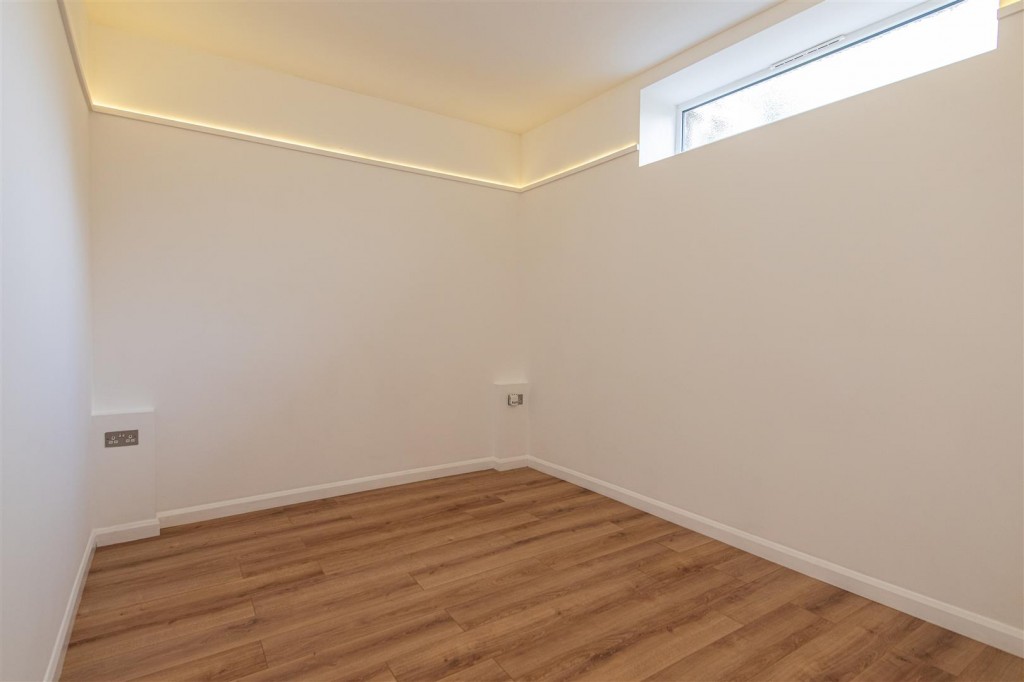 Images for High Street, Wellingborough EAID:oscarjamesapi BID:6