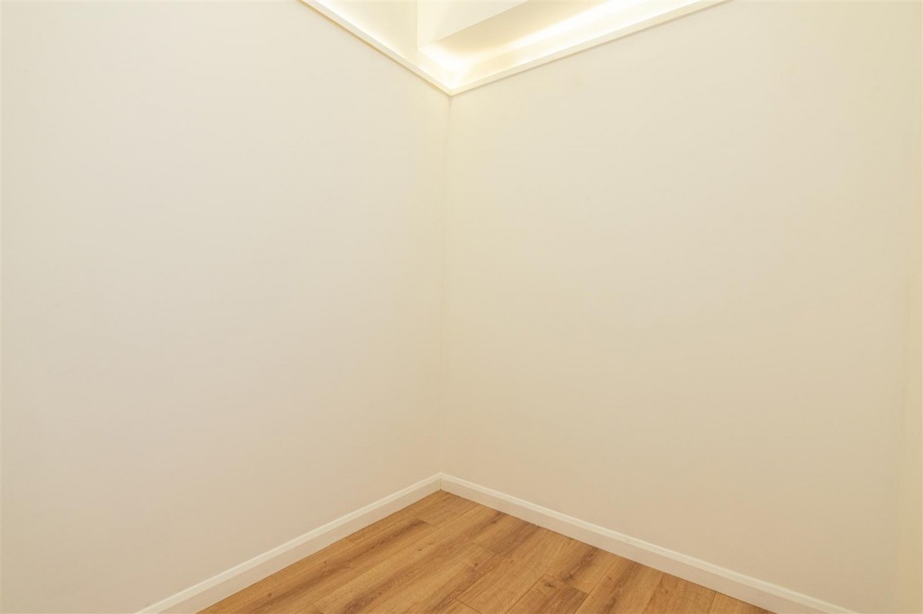 Images for High Street, Wellingborough EAID:oscarjamesapi BID:6