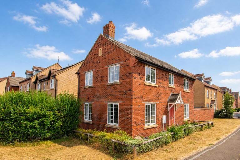 Woodford Road, Burton Latimer - EAID:oscarjamesapi, BID:3