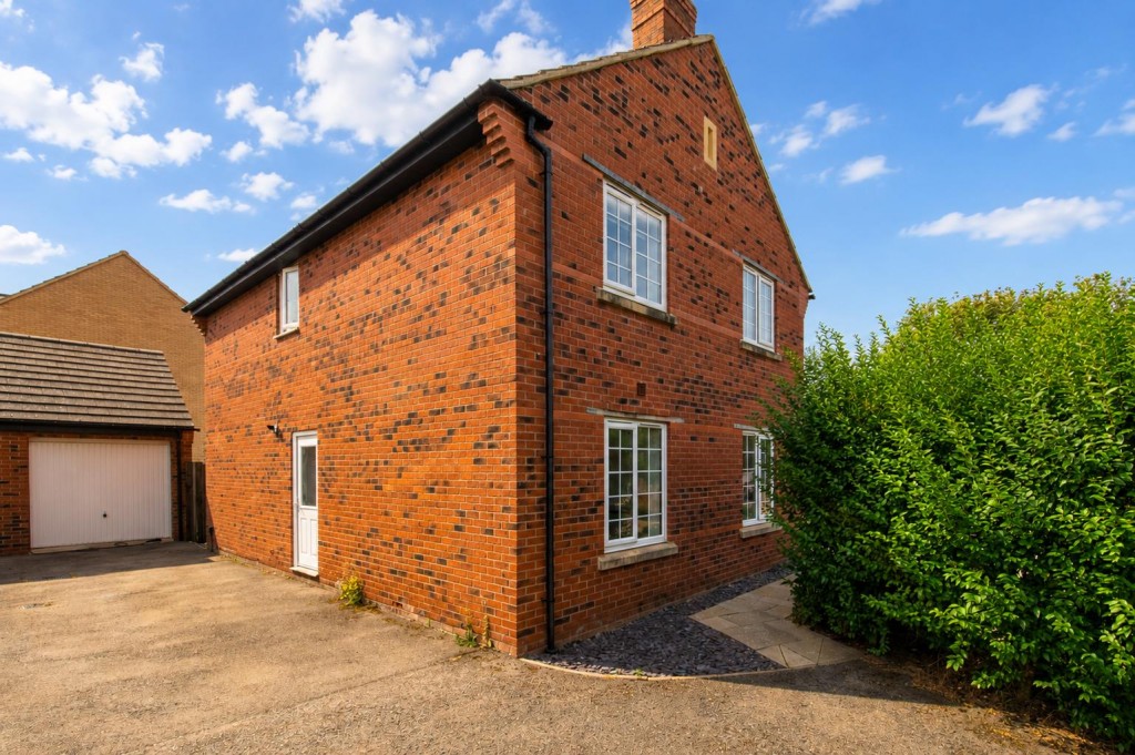 Images for Woodford Road, Burton Latimer EAID:oscarjamesapi BID:3