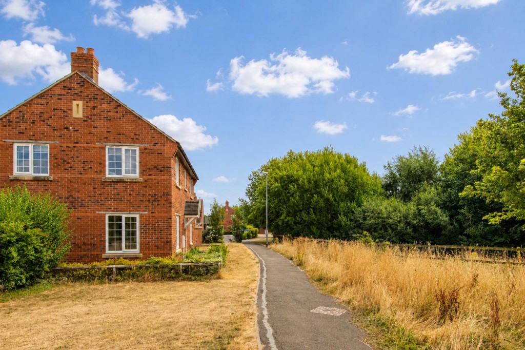 Images for Woodford Road, Burton Latimer EAID:oscarjamesapi BID:3