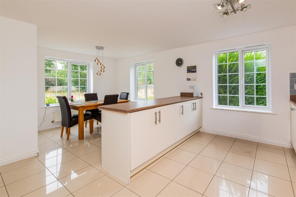 Images for Woodford Road, Burton Latimer EAID:oscarjamesapi BID:3