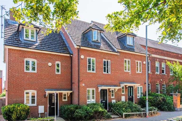 Midland Road, Higham Ferrers, Rushden - EAID:oscarjamesapi, BID:2