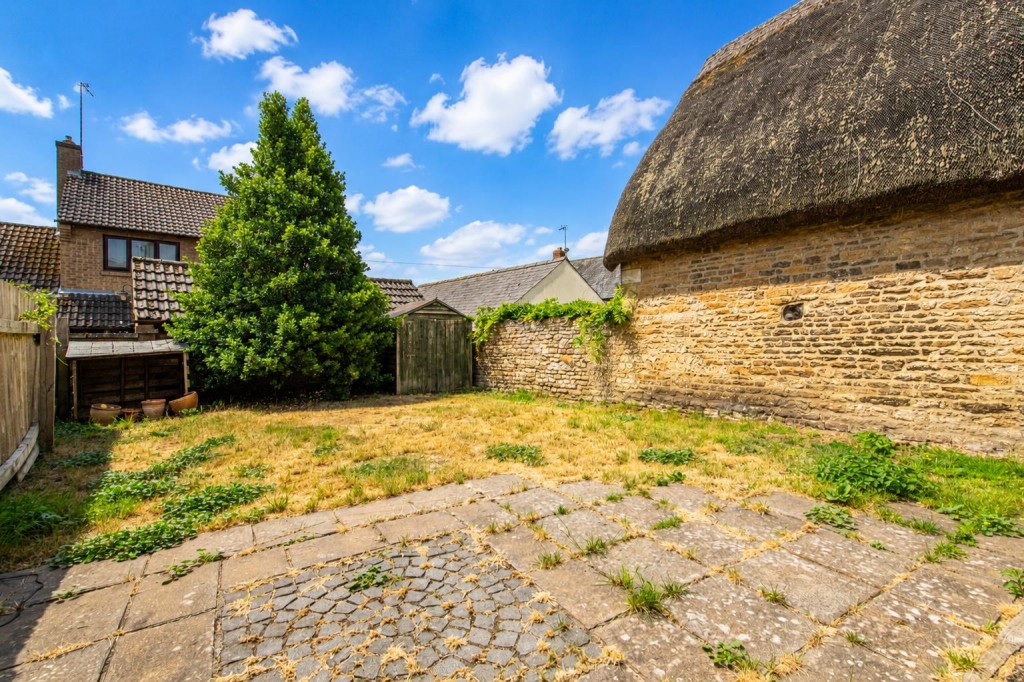 Images for Queen Street, Geddington, Kettering EAID:oscarjamesapi BID:2