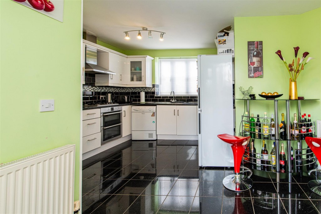 Images for Chequers Close, Corby EAID:oscarjamesapi BID:4