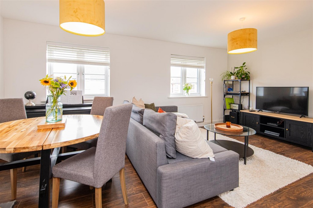 Images for Livingstone Road, Corby EAID:oscarjamesapi BID:4