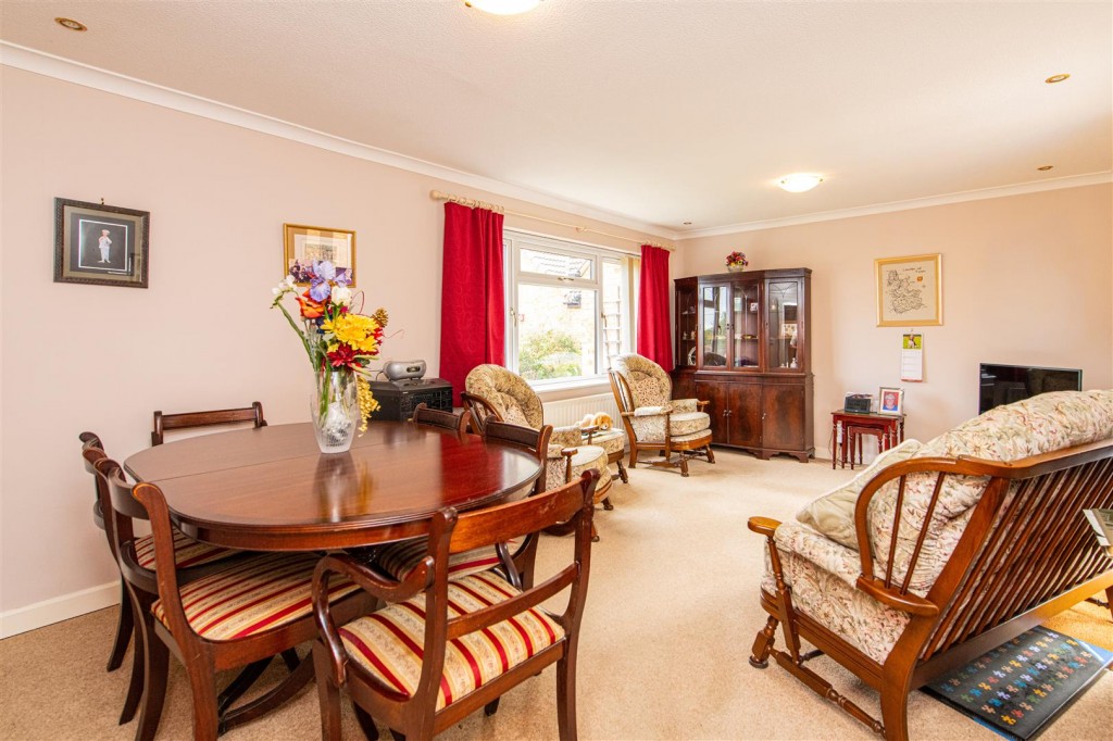 Images for Grosvenor Way, Barton Seagrave EAID:oscarjamesapi BID:3