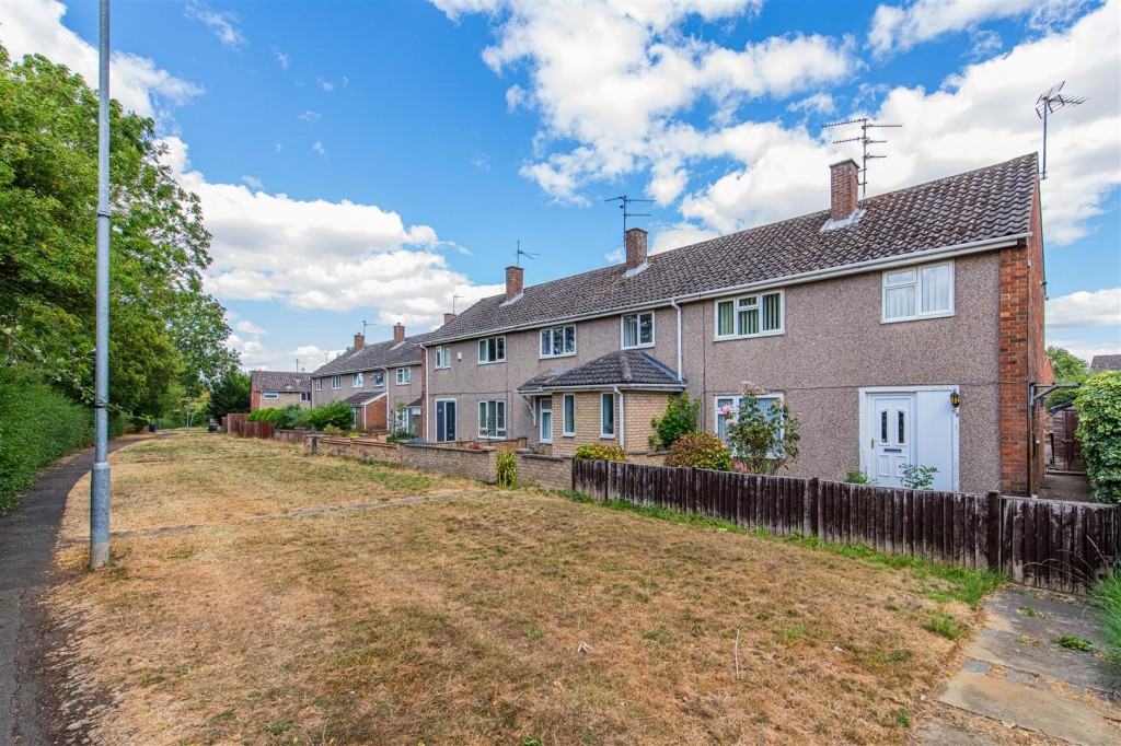 Images for Chesil Walk, Corby EAID:oscarjamesapi BID:4