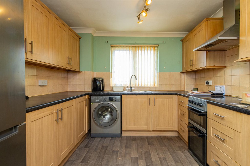 Images for Chesil Walk, Corby EAID:oscarjamesapi BID:4