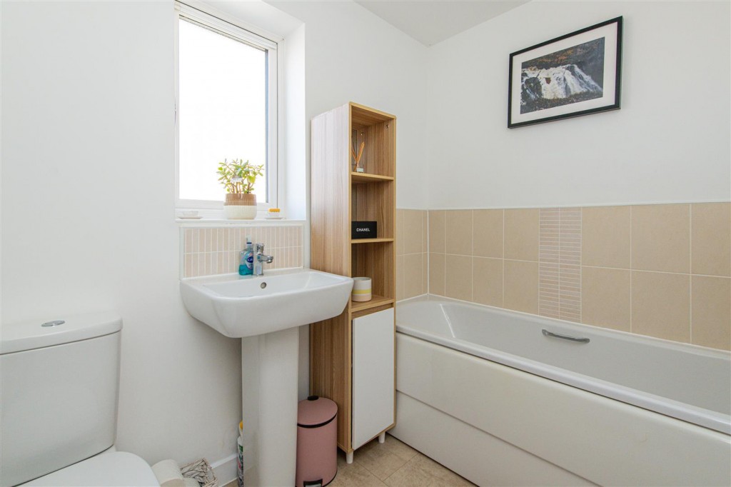 Images for Airfield Way, Weldon, Corby EAID:oscarjamesapi BID:4
