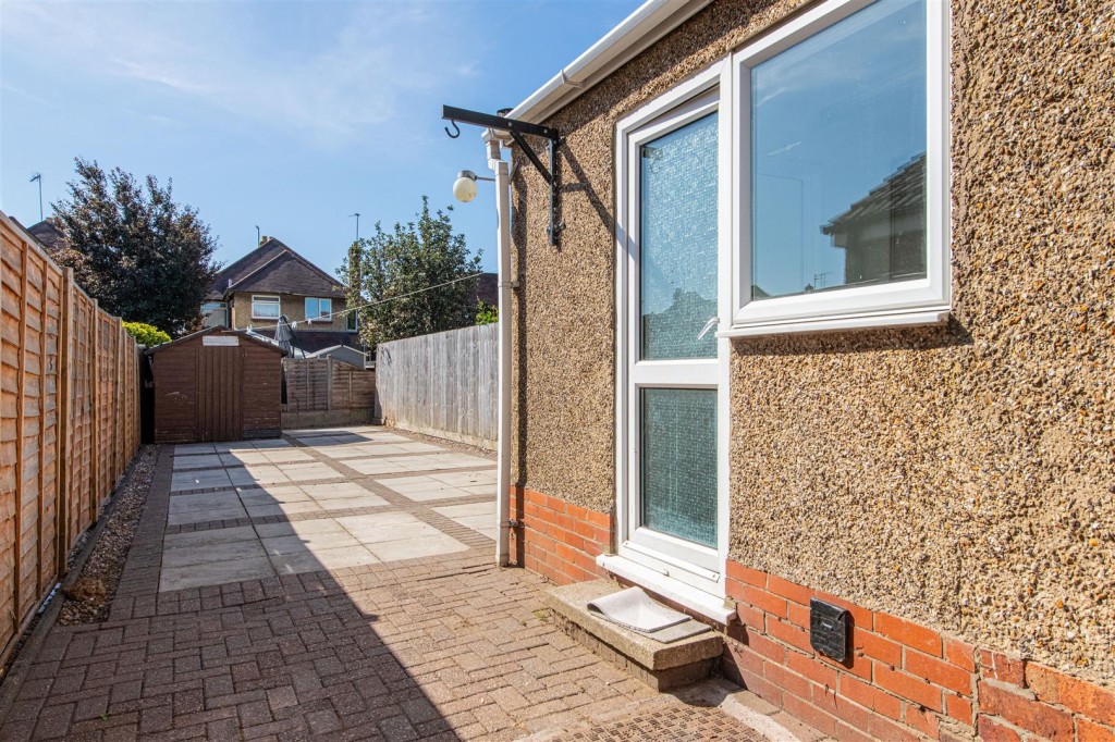 Images for Wordsworth Road, Kettering EAID:oscarjamesapi BID:2